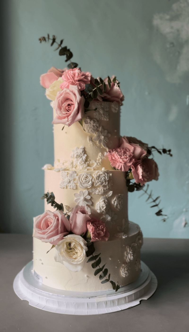 Organic Bloom Wedding cake– Pulse Patisserie