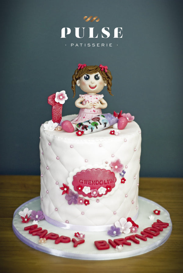 Little Girl With Pillow Customized 3 Weeks Pulse Patisserie 
